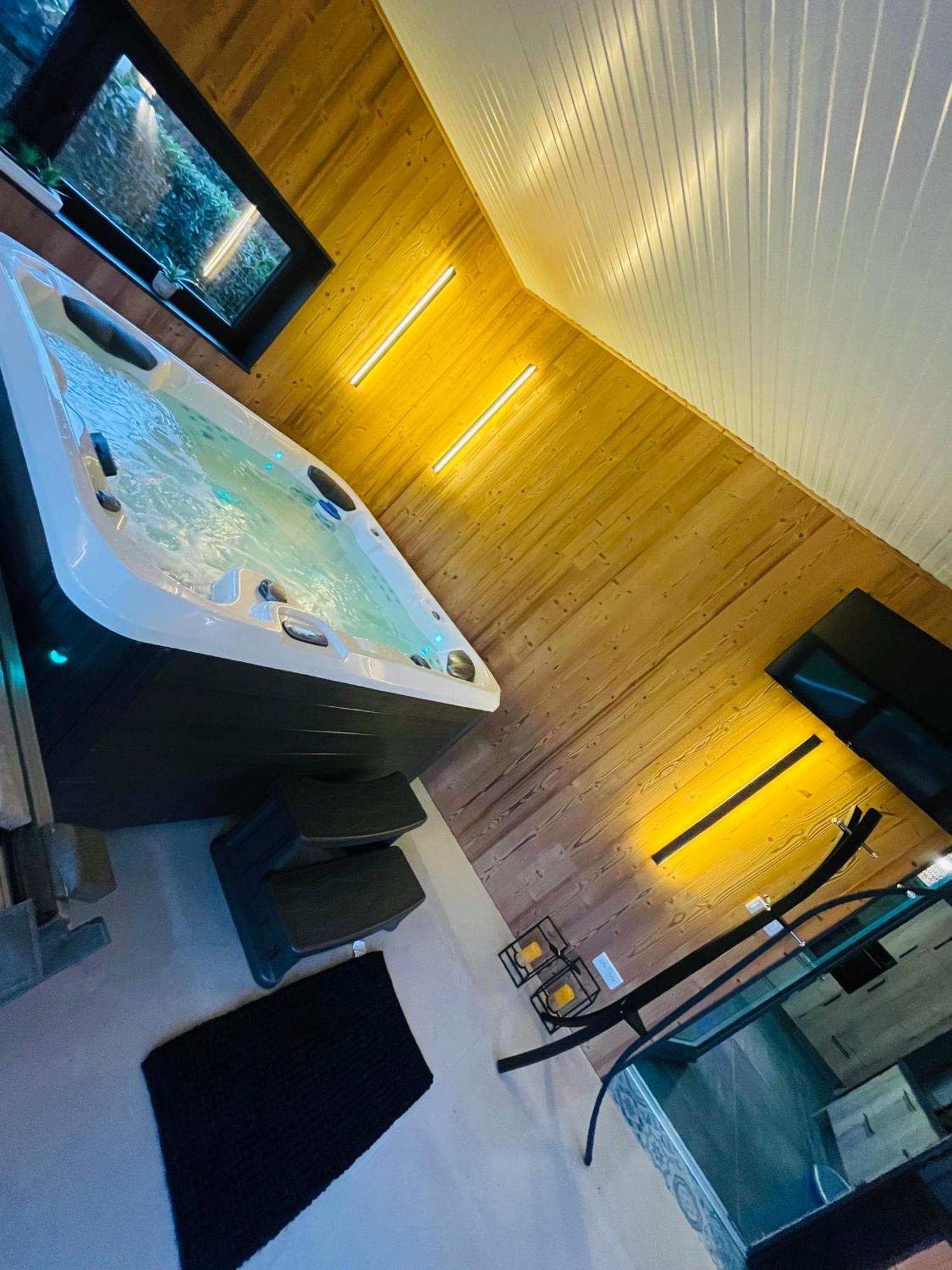 Maison Gite Chez Nounou Sauna Jacuzzi Jardin Arbore Etting Exterior photo